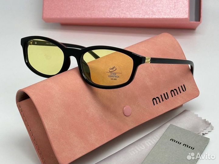 Солнцезащитные очки miu miu