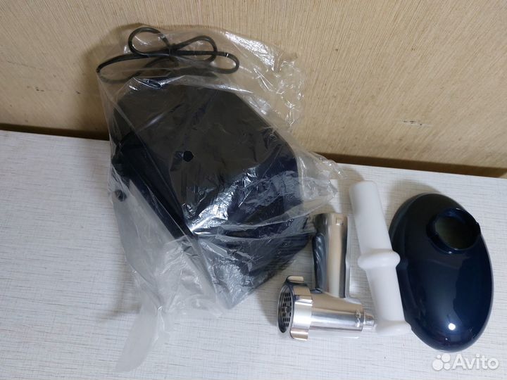 Новая мясорубка Home Element 1800w