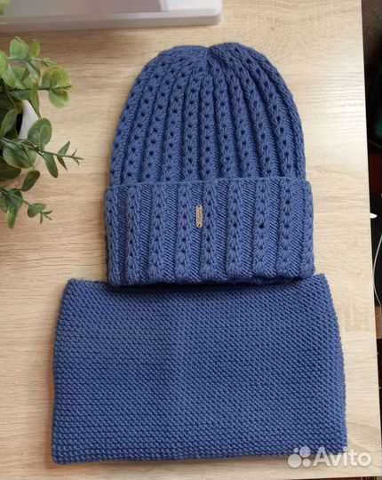 Комплект шапочка и снуд из шерсти мериноса