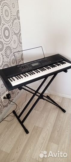 Цифровое пианино/синтезатор casio