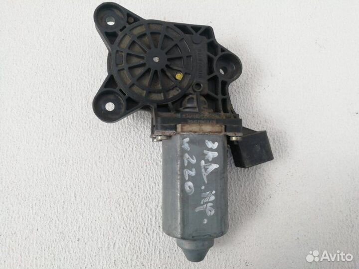 Мотор стеклоподъемника задний правый Mercedes-Benz