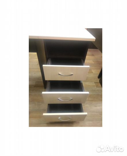 Тумба на 3 ящика