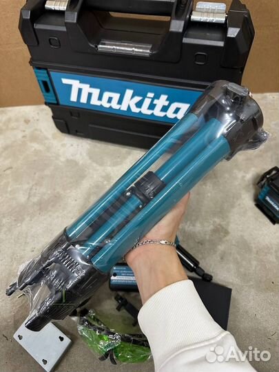 Лазерный уровень со штативом Makita 4D 16 линий