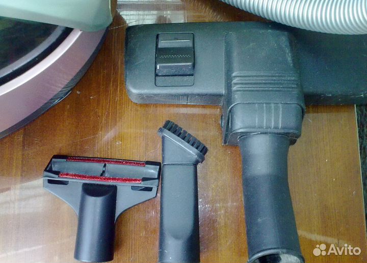 Пылесос с аквафильтром vitek VT-1831 PK