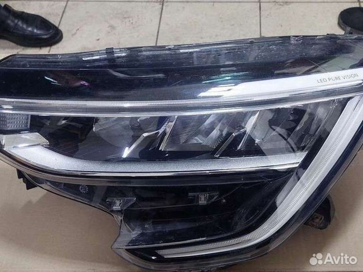Продаю фару на renault arkana