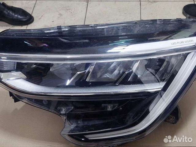 Продаю фару на renault arkana