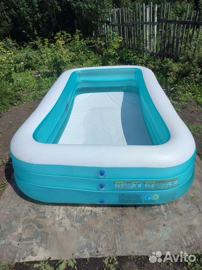 Надувной бассейн