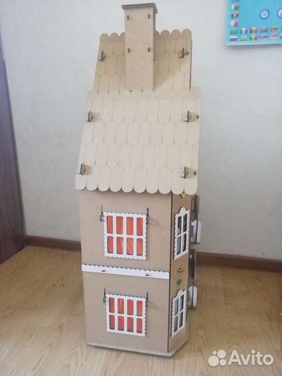 Большой кукольный домик