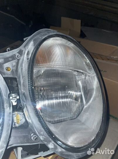 Фара передняя левая Mercedes Benz W210