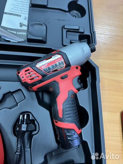 Шуруповерт импакт Винтоверт milwaukee m12 bid-202c