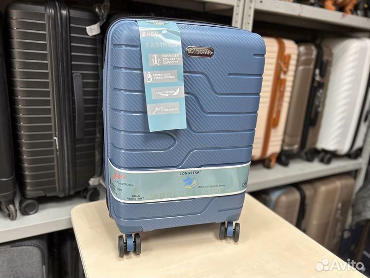 Чемодан маленький на колесах