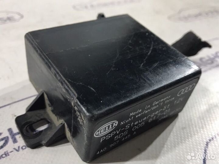 Блок управления памяти зеркал Audi A6 C4 1994