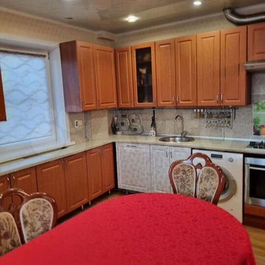 Дом 200 м² на участке 32 сот.