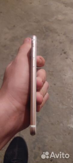 Телефон iPhone 7