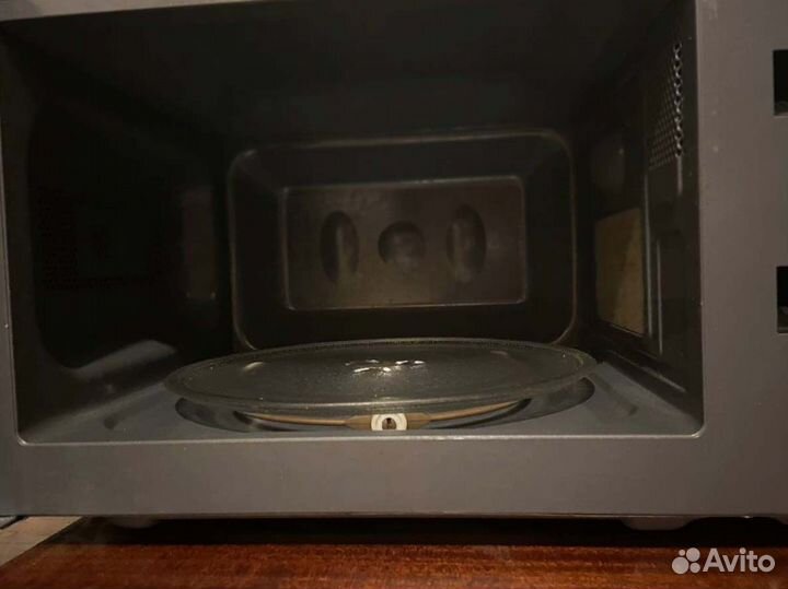 Микроволновка BBK 20MWS-709M