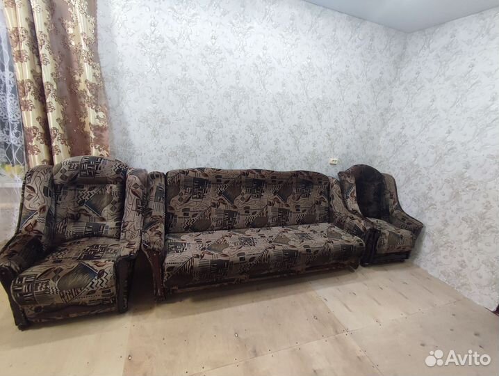 Диваны и кресло бу