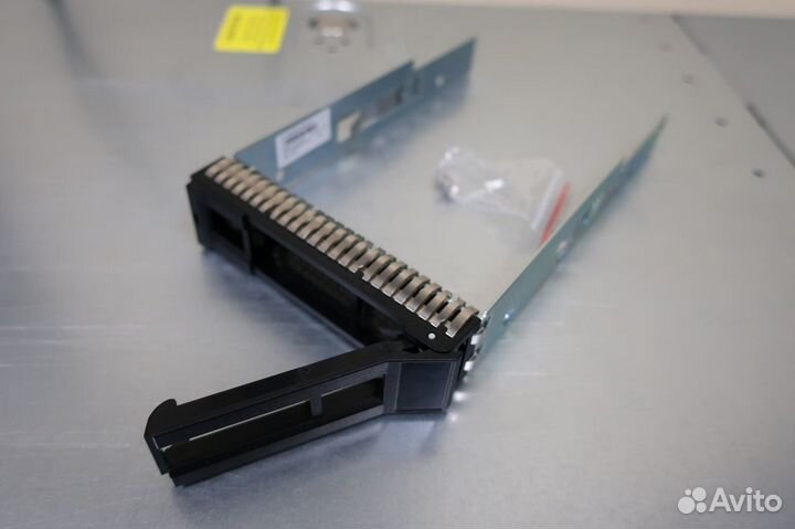 Салазки Lenovo ThinkSystem LFF 3.5 SR LFF