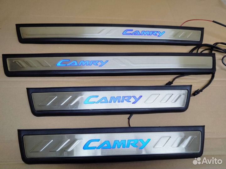 Camry 50/55 накладки порогов с подсветкой