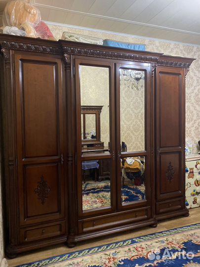 Спальный гарнитур 