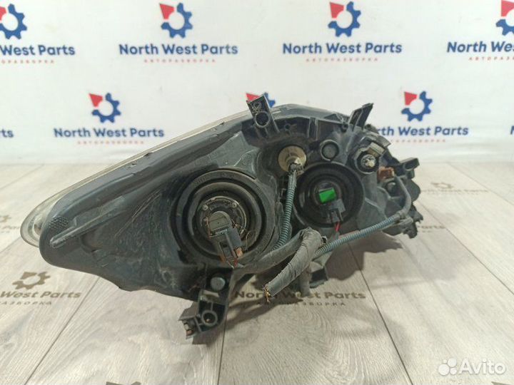 Фара передняя левая Toyota Auris (E150) хэтчбек