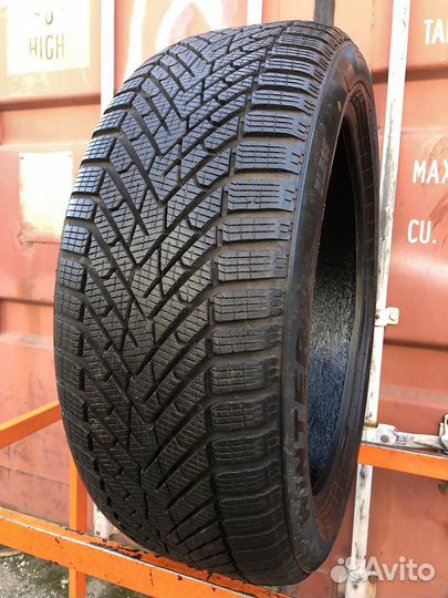 Pirelli Scorpion Winter 2 235/50 R20