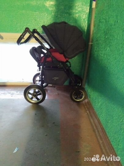 Прогулочная коляска