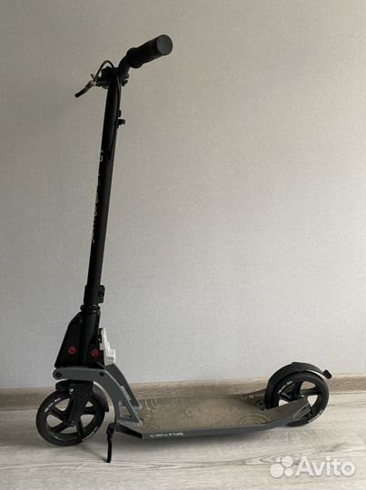 Самокат globber (черный и красный) 2 штуки