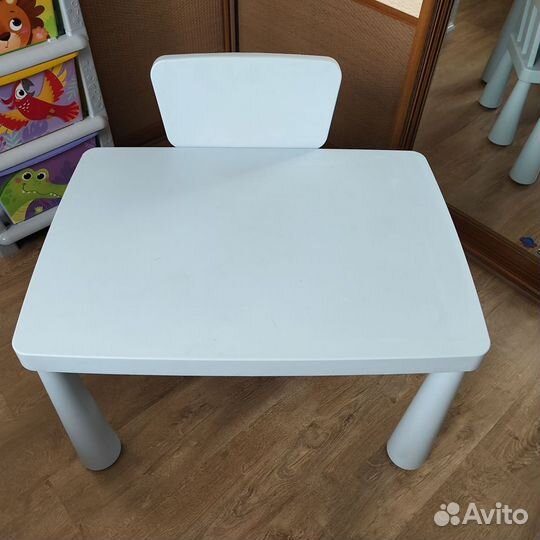 Стул и стол детский