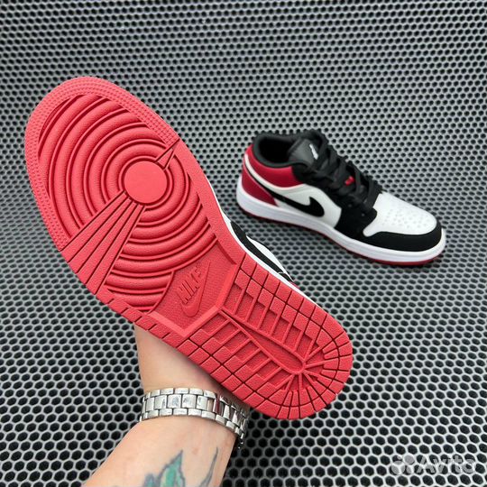 Кроссовки Nike Air Jordan 1 Low Black Toe