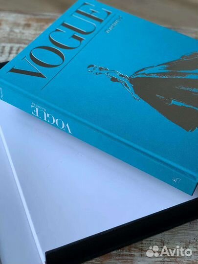 Огромная Интерьерная Книга Vogue Платье Дж Эллисон