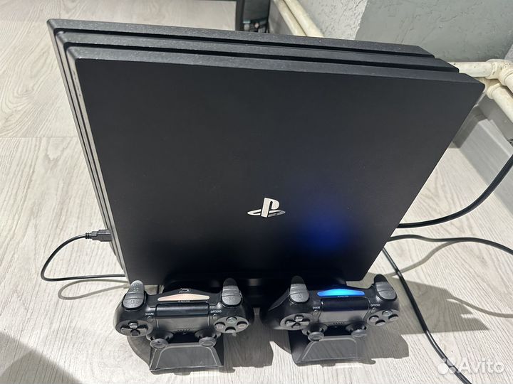 Ps4 pro с играми 2 джойстика