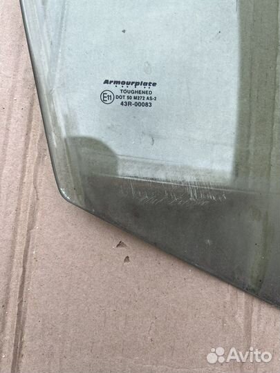 Стекло передней правой двери Nissan Primera P12