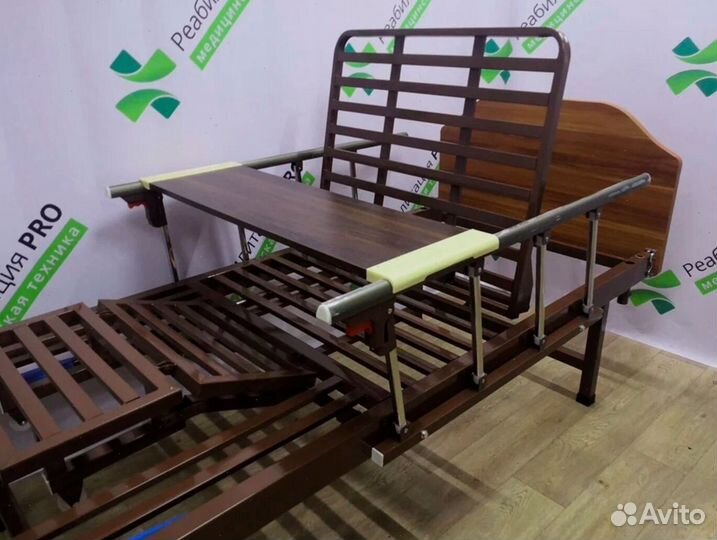 Медицинская кровать для ухода за больными
