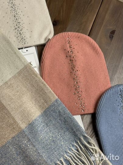 Шапки, шарфы, палантины в ассортименте