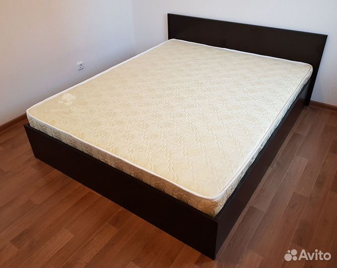Кровать двухспальная