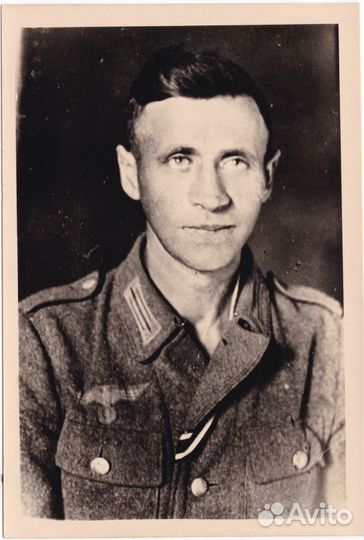 2 Фото немецкого солдата с двумя девушками