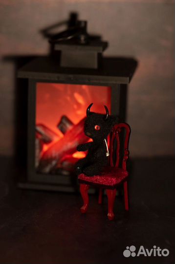 Игрушка брошка Фамильяр ручная работа