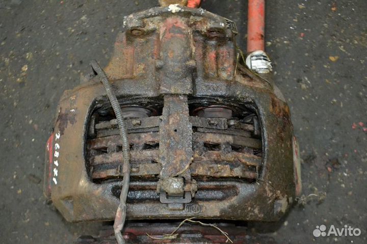 Суппорт переднего моста, левый scania 4-series 144 (01.95-12.04)