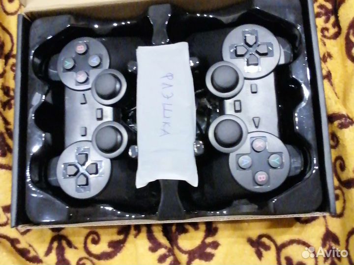 Игровая консоль