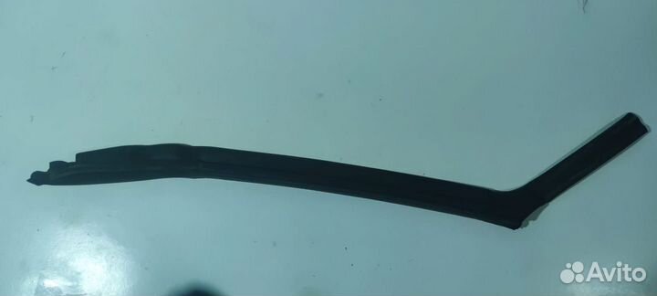 Уплотнительная резинка задняя правая RRS