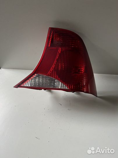 Ford focus 1 фонарь задний правый США седан