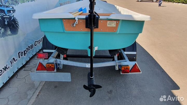 Виза Яхт Тортилла-4 с рундуками Бирюзово-белая