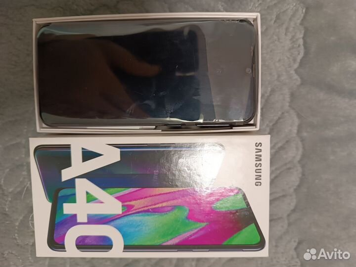 Samsung Galaxy A40, 4/64 ГБ