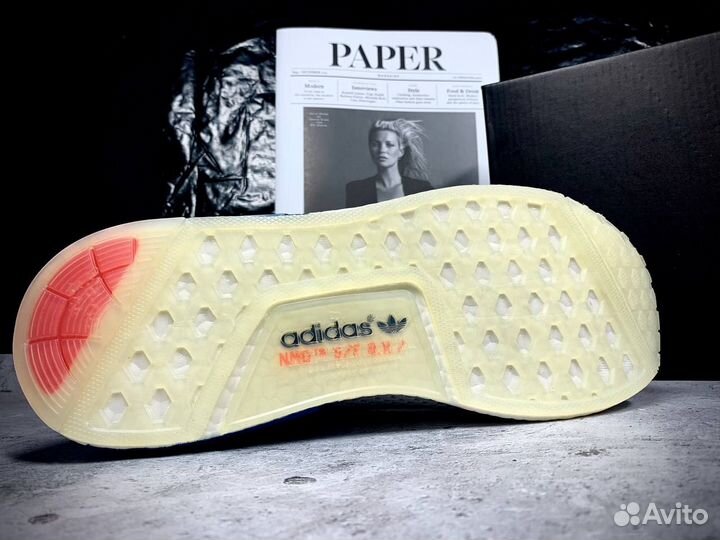 Кроссовки adidas boost белые