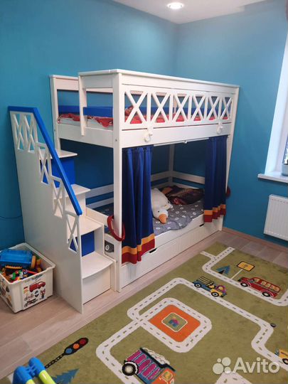 Двухъярусная кровать