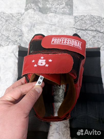 Защита голени и шлем для единоборств