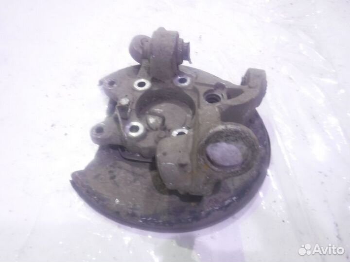 Кулак задний левый Вольво