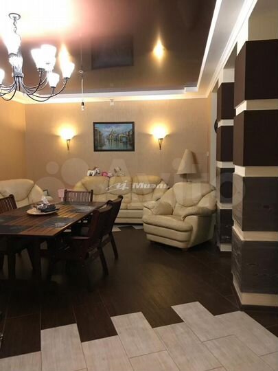 Дом 341,7 м² на участке 1,8 сот.