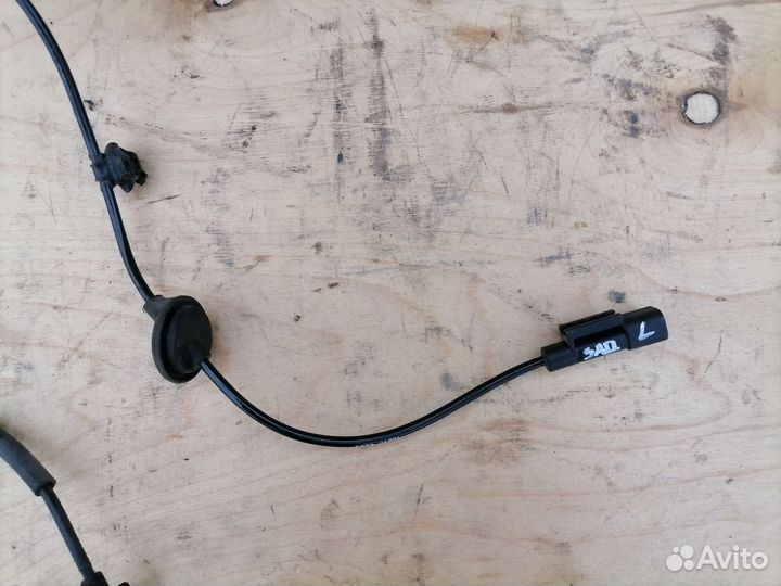 Датчик ABS задний левый Mitsubishi Outlander 3