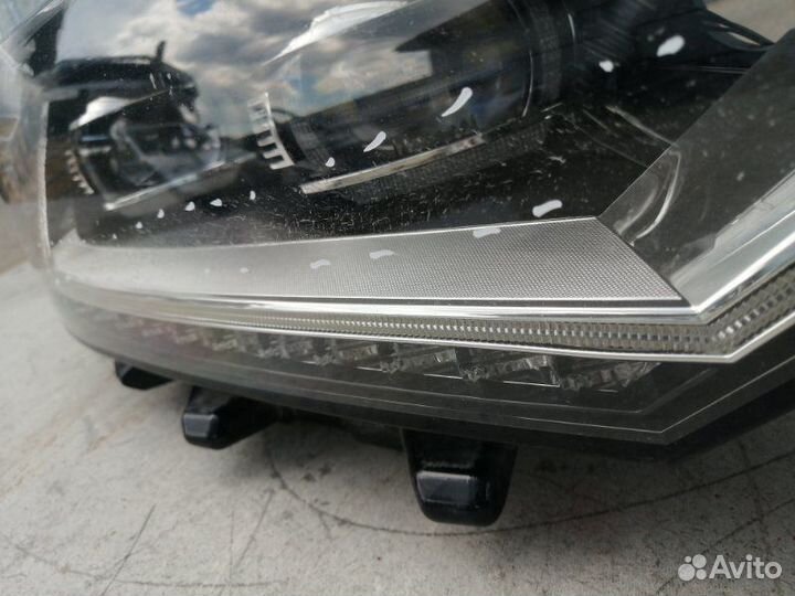 Фара передняя правая Volkswagen Passat 3G2